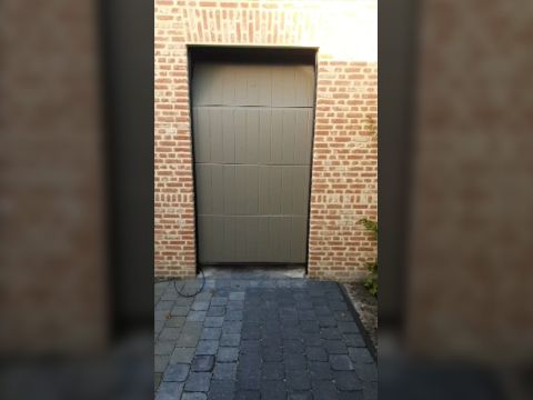 Sectionale garagepoort Allport vlak verticaal geprofileerd Arendonk thumbnail